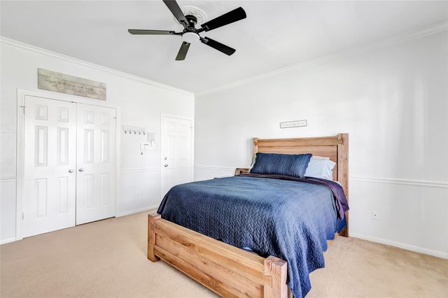 906 W Via Dora Court, Crosby, TX 77532