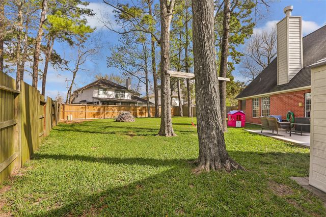 906 W Via Dora Court, Crosby, TX 77532