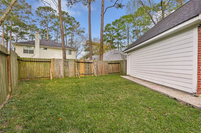 906 W Via Dora Court, Crosby, TX 77532