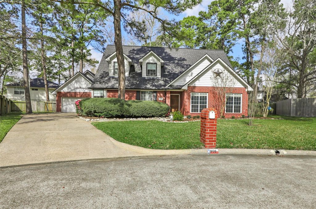 906 W Via Dora Court, Crosby, TX 77532