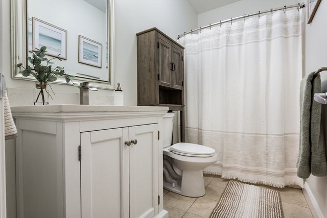6 Evergreen Dr, Acushnet, MA 02743