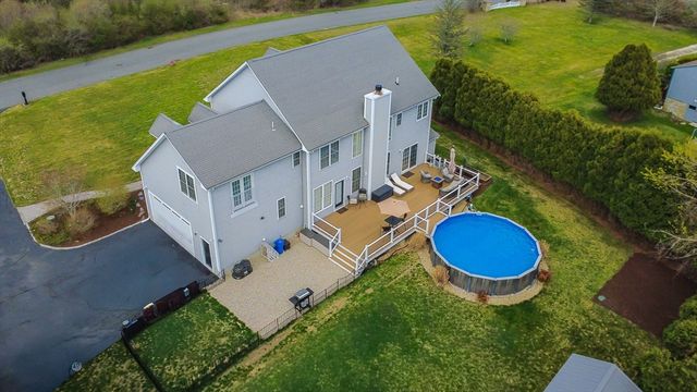 6 Evergreen Dr, Acushnet, MA 02743