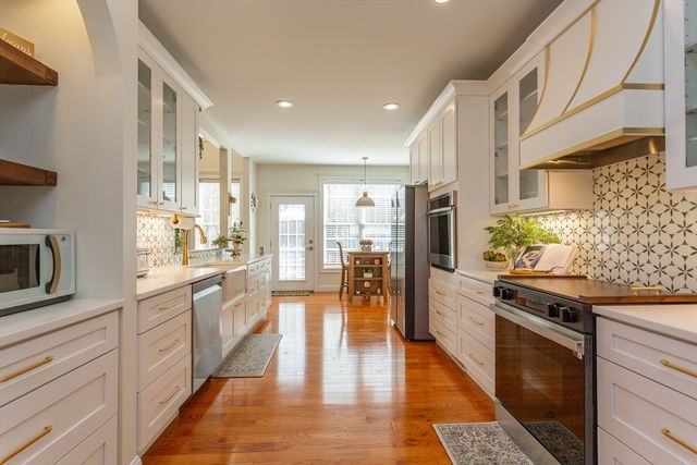 6 Evergreen Dr, Acushnet, MA 02743