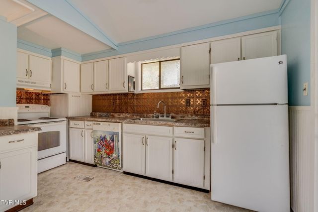 105 Infinity Drive, Elizabethton, TN 37643