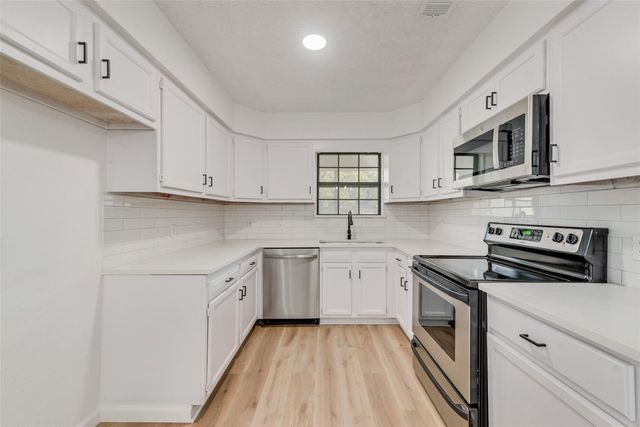 907 Melanie Lane, Keene, TX 76059
