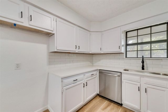 907 Melanie Lane, Keene, TX 76059