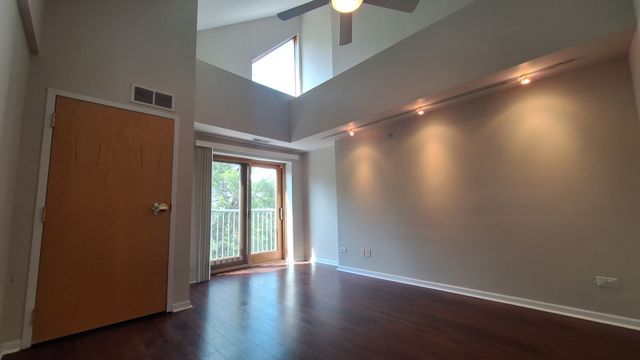 1111 Burlington Avenue 402, Lisle, IL 60532