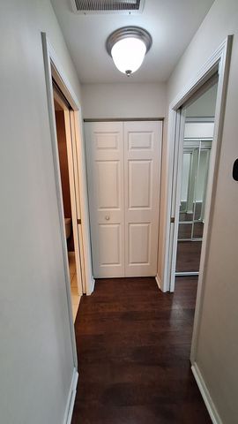 1111 Burlington Avenue 402, Lisle, IL 60532