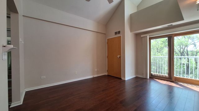 1111 Burlington Avenue 402, Lisle, IL 60532
