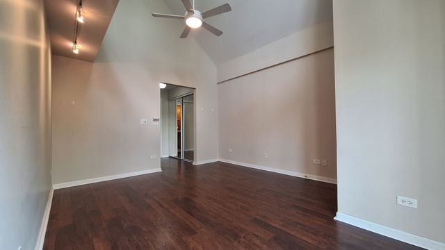 1111 Burlington Avenue 402, Lisle, IL 60532
