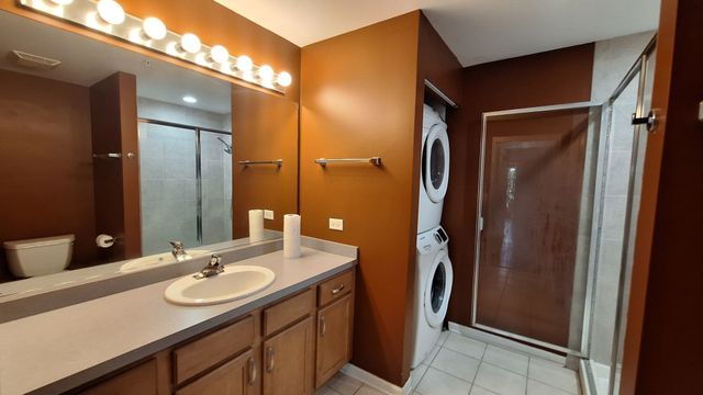 1111 Burlington Avenue 402, Lisle, IL 60532