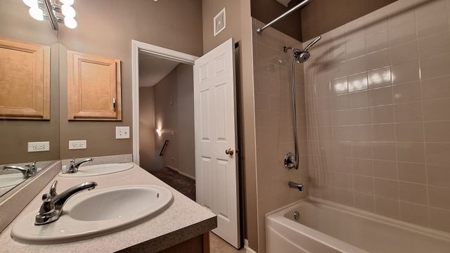 1111 Burlington Avenue 402, Lisle, IL 60532