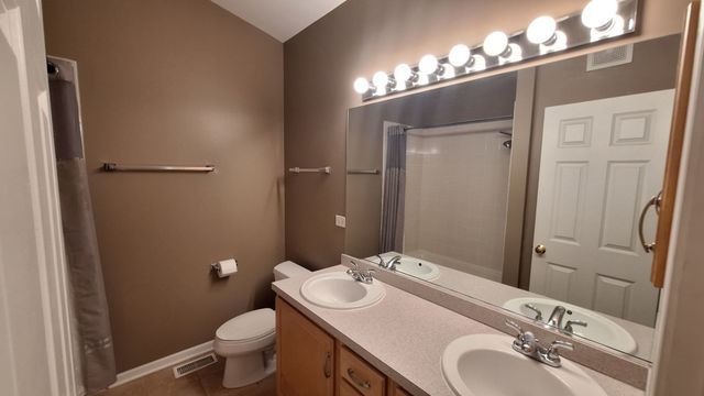 1111 Burlington Avenue 402, Lisle, IL 60532