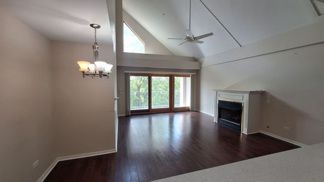 1111 Burlington Avenue 402, Lisle, IL 60532