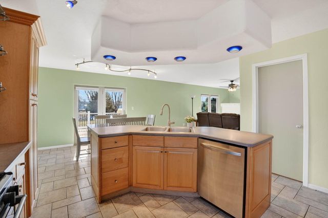 1319 Leitha Terrace, Waverly, IA 50677