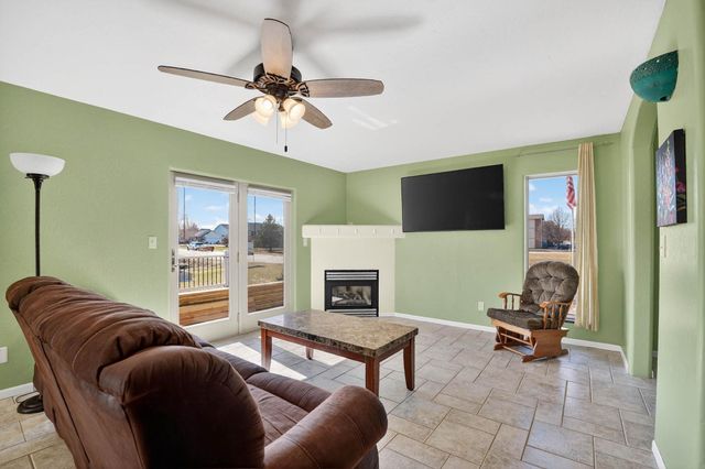 1319 Leitha Terrace, Waverly, IA 50677