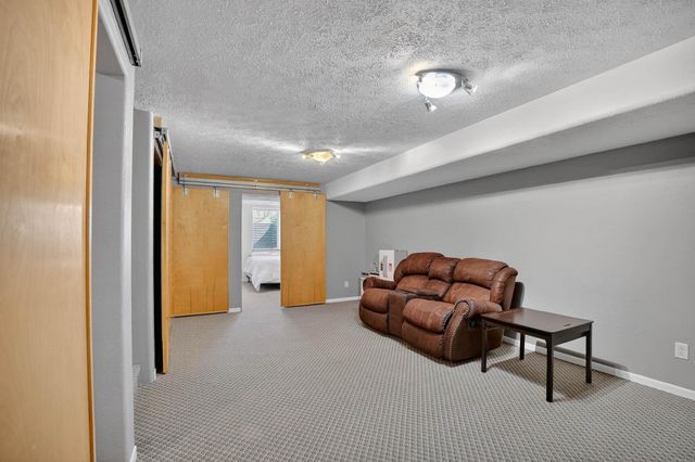 1319 Leitha Terrace, Waverly, IA 50677