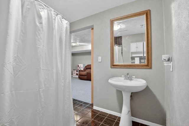 1319 Leitha Terrace, Waverly, IA 50677