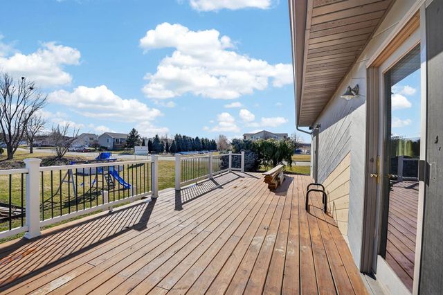 1319 Leitha Terrace, Waverly, IA 50677