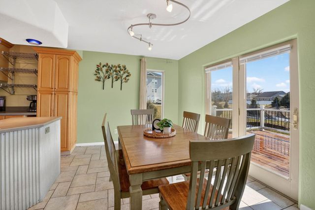 1319 Leitha Terrace, Waverly, IA 50677