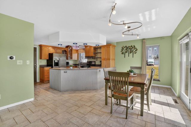 1319 Leitha Terrace, Waverly, IA 50677