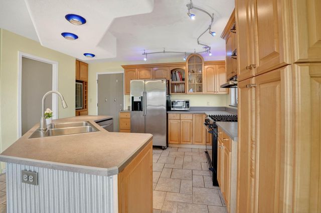 1319 Leitha Terrace, Waverly, IA 50677