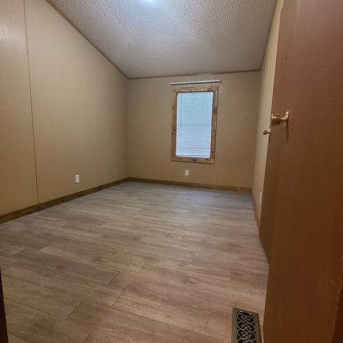 138 Grey Moss Ct, Ingram, TX 78025