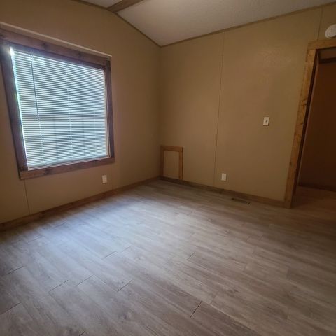 138 Grey Moss Ct, Ingram, TX 78025