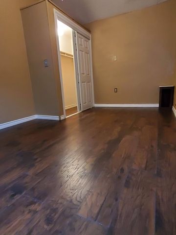 138 Grey Moss Ct, Ingram, TX 78025