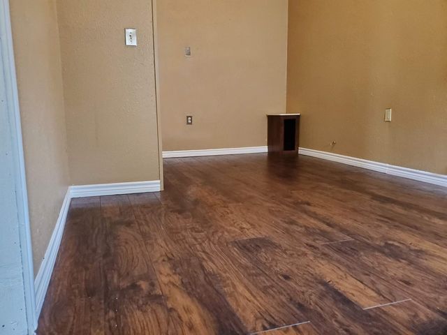 138 Grey Moss Ct, Ingram, TX 78025