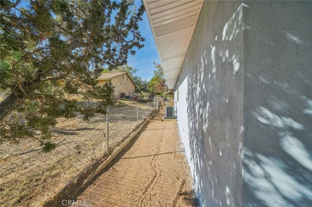 17323 Fairburn Street, Hesperia, CA 92345