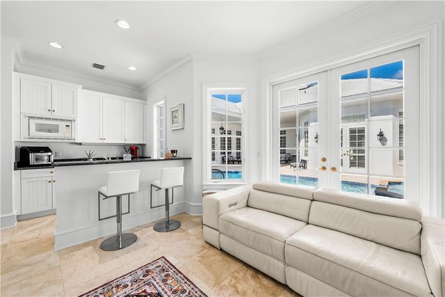 7 Beachside Drive, Vero Beach, FL 32963