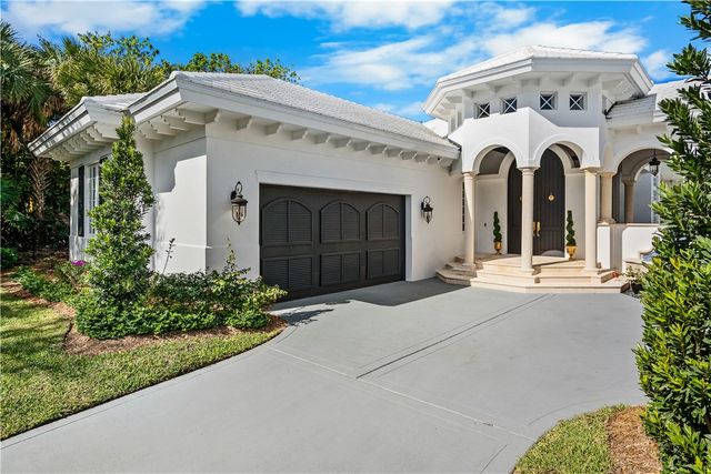7 Beachside Drive, Vero Beach, FL 32963