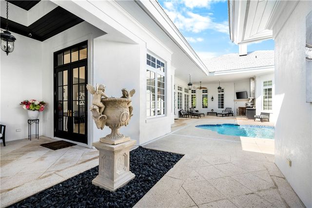 7 Beachside Drive, Vero Beach, FL 32963