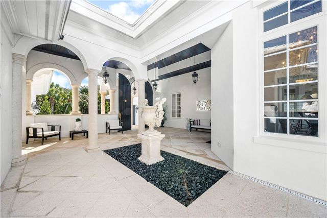 7 Beachside Drive, Vero Beach, FL 32963