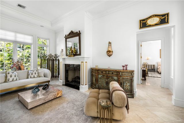 7 Beachside Drive, Vero Beach, FL 32963