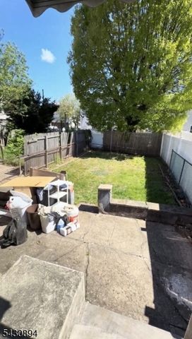 41 W 11Th St, Bayonne City, NJ 07002