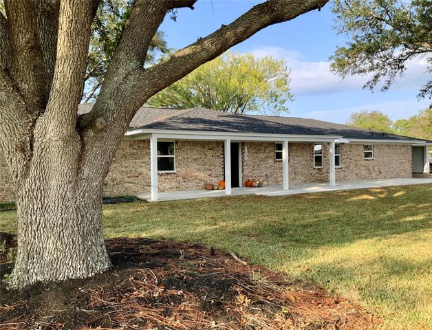 11703 Cherry Point Drive, Mont Belvieu, TX 77535