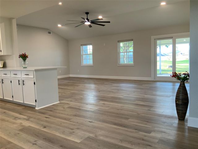 11703 Cherry Point Drive, Mont Belvieu, TX 77535