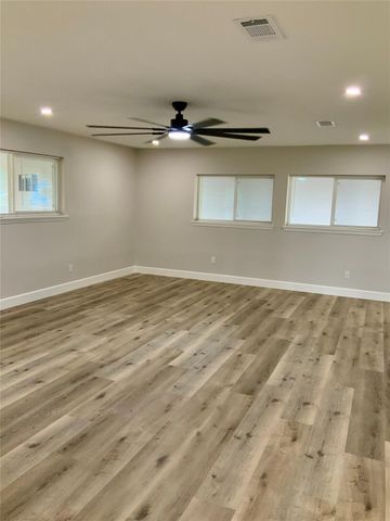 11703 Cherry Point Drive, Mont Belvieu, TX 77535