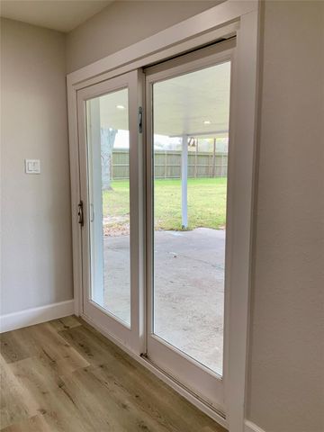 11703 Cherry Point Drive, Mont Belvieu, TX 77535