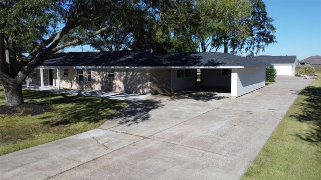 11703 Cherry Point Drive, Mont Belvieu, TX 77535