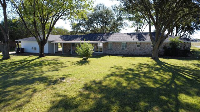 11703 Cherry Point Drive, Mont Belvieu, TX 77535