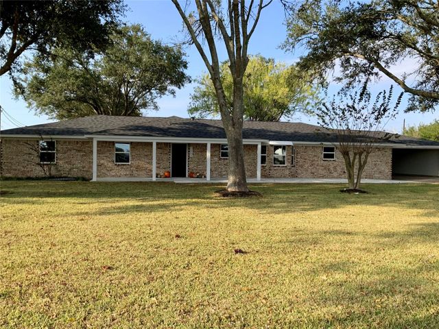 11703 Cherry Point Drive, Mont Belvieu, TX 77535