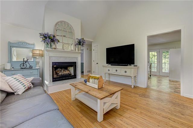 735 Swan Lane, Canton, GA 30115