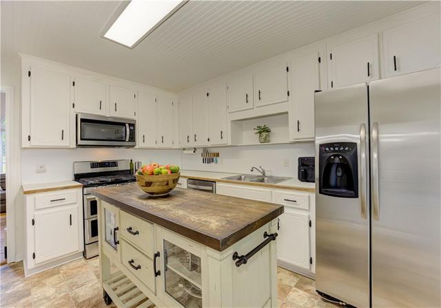 735 Swan Lane, Canton, GA 30115
