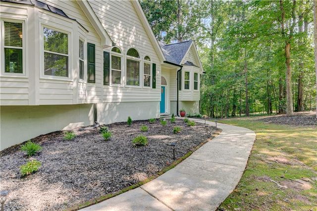 735 Swan Lane, Canton, GA 30115
