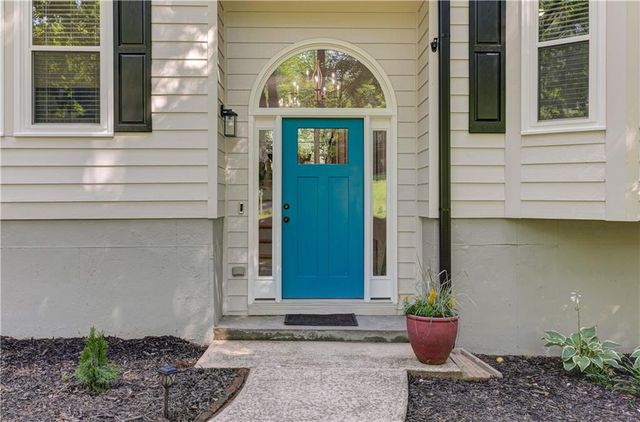 735 Swan Lane, Canton, GA 30115