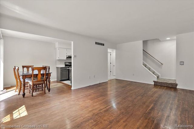 3173 Hidden Ridge Drive, Waterford, MI 48328