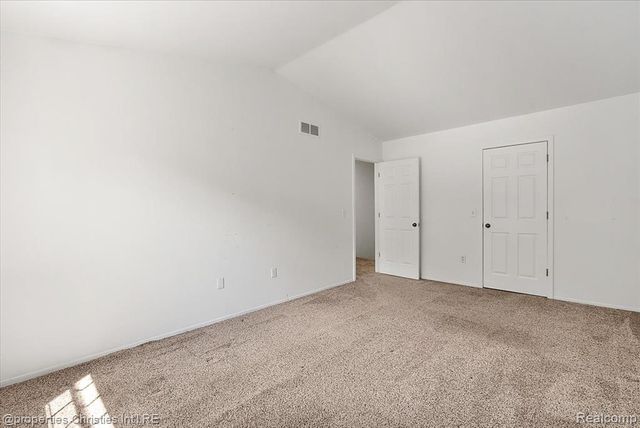 3173 Hidden Ridge Drive, Waterford, MI 48328